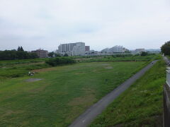 【小宮公園 八王子 2016/07/16】

小宮公園まで歩きます

浅川を渡って