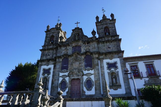 ポサーダの正面。