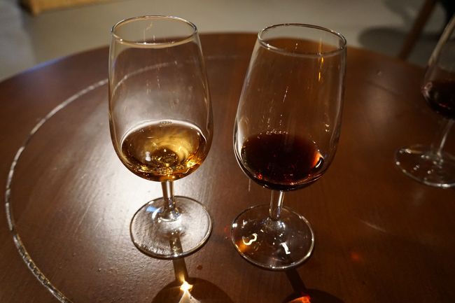 見学後、また試飲させていただく。<br />高いワインの試飲は別料金。<br />しかし、そのランクのワインを買えば<br />試飲料金無料。<br />中々の商売上手であります。<br />結局、口車にのせられ、<br />2本も買ってしまいました。<br />飲めないのに調子に乗って試飲ちゃいましたので<br />ヘロヘロです。<br />お宿に戻って、ちょっと横になっていいですか…。<br />