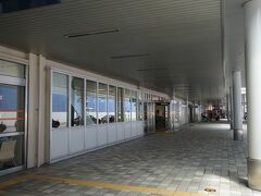 １時間半ほどで福岡空港に到着。ここで地下鉄に乗り換え博多駅に向かいます。