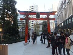 コレド室町の裏にある神社。福徳神社です。
