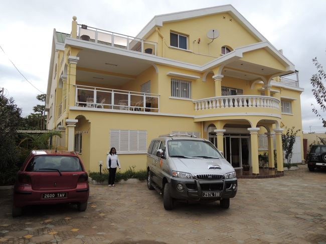 7/1早朝モロンダバに行くので飛行場近くのホテルに宿泊。カメレオンホテルは近いし、送迎無料なので便利だ。