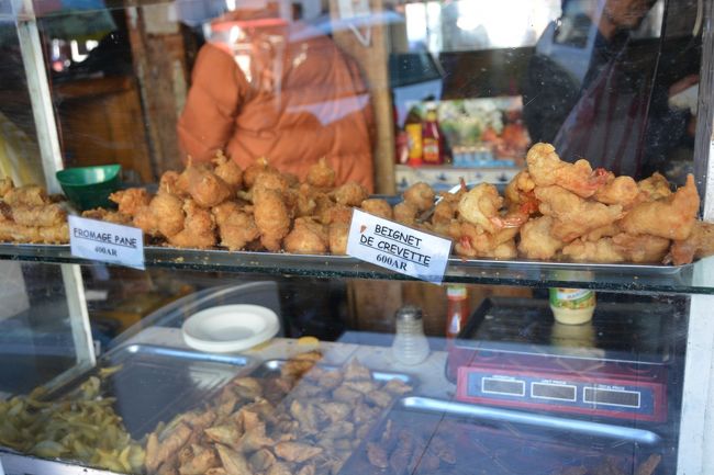 エビのフリット。プリプリ、ピリ辛サカイをつけて