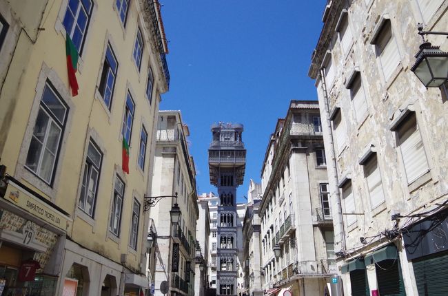 サンタ・ジュスタのエレベーター。<br />街のど真ん中にあるんだね。ここは後で行こう。