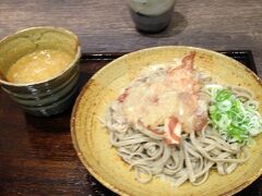 福井駅へ到着後、やっぱおろしそば食べたいなーと思ったので
少なめのやつがあったこちらのお蕎麦屋さんへ。
そして特急に乗って帰宅の途へ。

ちなみに親は恐竜博物館に向かったのですが、かなり渋滞していて入れなかったみたいで断念したみたいです。
結構人気があるんですね。