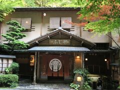 昼食をいただく「ふじや」。貴船神社が近づくと渋滞で車が動かなくなり、途中で車を降り歩いての到着。