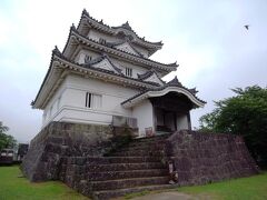 宇和島城　天守

現存１２天守のひとつ

築城の名手、藤堂高虎によって建てられたお城