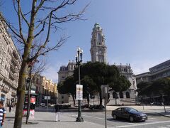 ここは、市庁舎がある広場です。
たしかこの辺にインフォメーションがある筈です。