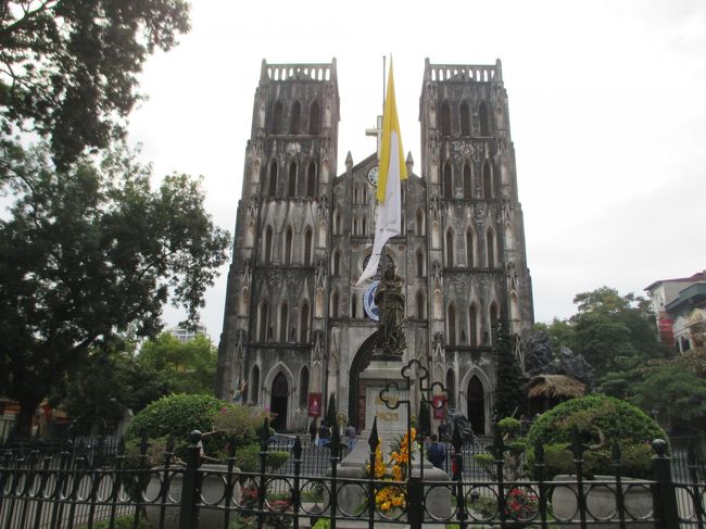 ハノイ大教会辺りを散策。