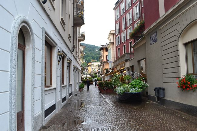 約30分の休憩でしたので、町を歩いてみました。<br />道路を渡り、町の中に入ってみます。