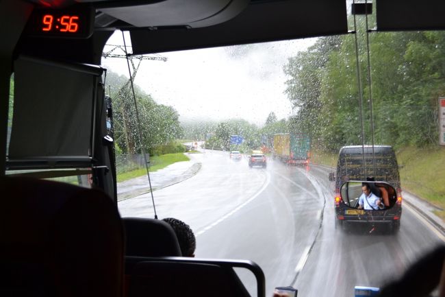 マッジョーレ湖を出発し、スイスのツｴルマットに向います。<br />以前は、スイスのインターラーケンから行ったことがありますが、イタリアからもツｴルマットに行けるんですね。<br />途中で雨が強くなってきました。