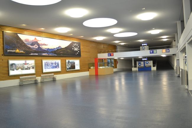 駅舎内は広くてきれいです。