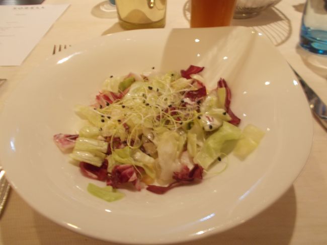 サラダ。<br />後は何をいただいたか忘れました。