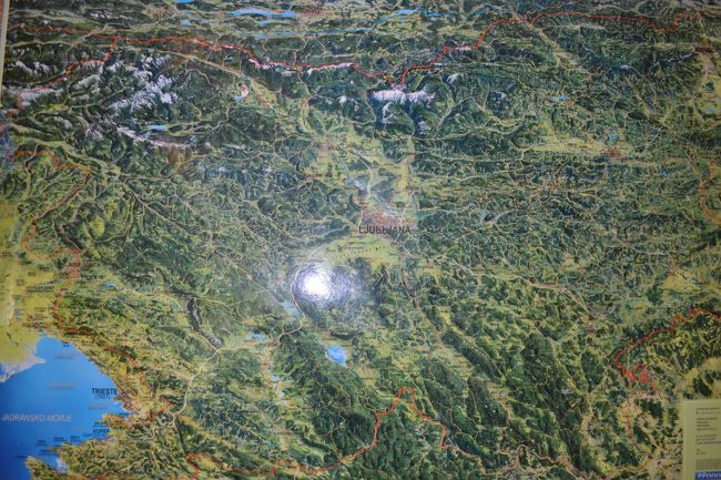 スロベニアのブッレド湖に向かいます。