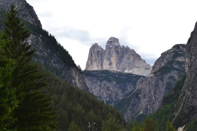 ドロミテでは有名な、３つの頂があるラバレード。