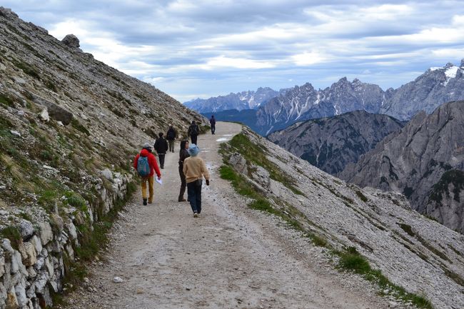 道路も広く歩きやすいです。