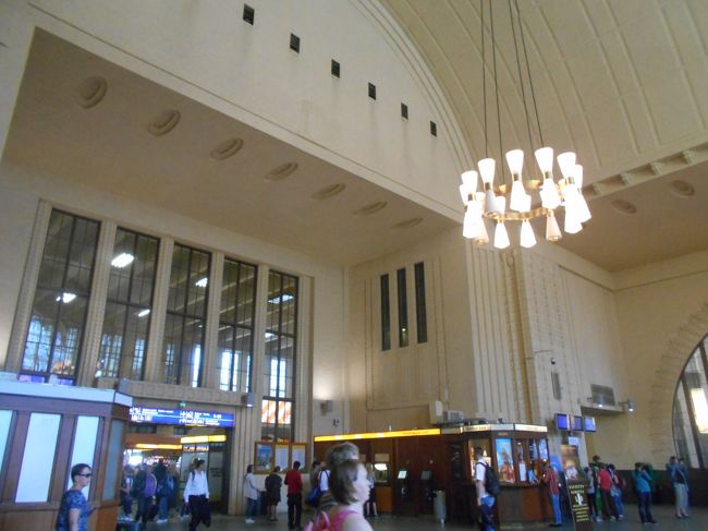 駅内部。