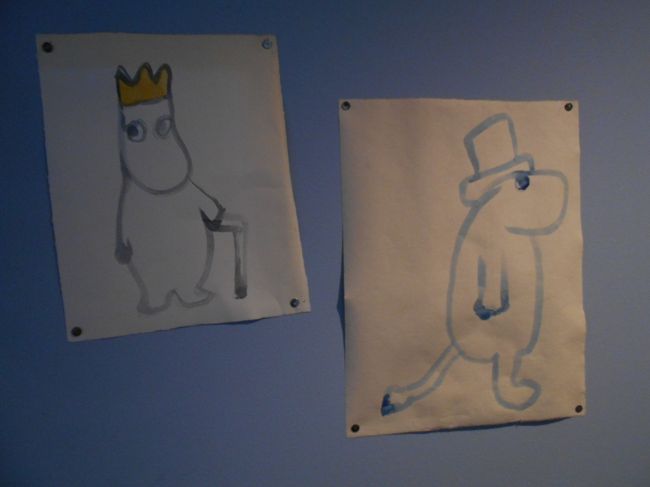 壁には可愛い絵が張ってあります。ムーミンって何歳だったかしら？