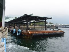 宮島の桟橋です。とても風情があります。
