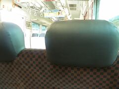 2016.07.24　小倉ゆき快速列車車内
もちろん窓割りのよい“勝ち席”に座る。北九州まで２時間以上かかる。