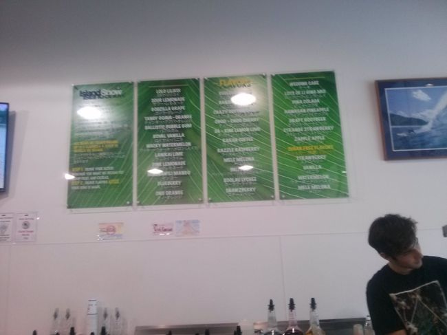 遠目ですがメニューです。