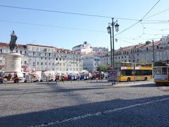フィゲイラ広場で降りて