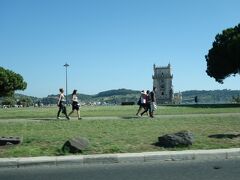 シントラから帰りの電車をBenfica駅で降り、タクシーでベレンへ。10ユーロ程でした。ベレンの塔は車窓から見ておしまい。