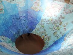 花寿波島の秘密／吉田夏奈
小豆島沖に浮かぶ想像の島、吉田夏奈さんのランドスケープをテーマにした作品ですね。