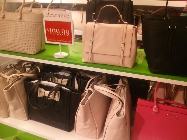 このへんは大きめバッグですね。