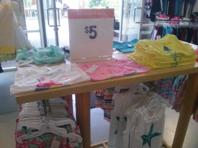 マコトさんの迎えの時間まで残り１５分くらい。<br />母、叔母たちが買い物を終えて戻ってきました。<br /><br />子供達みてるから、どこか見て来たら？と！<br /><br /><br />もちろん行ってきます〜！ありがとう〜とお願いしました。<br /><br /><br />ジンボリーです。<br />