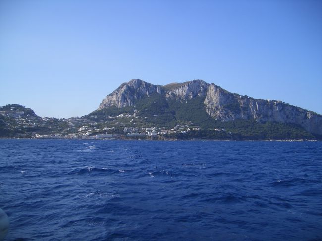 　本当に海の青さが印象的です