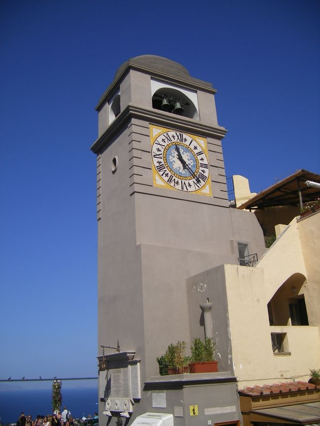 　ウンベルト１世広場の時計台