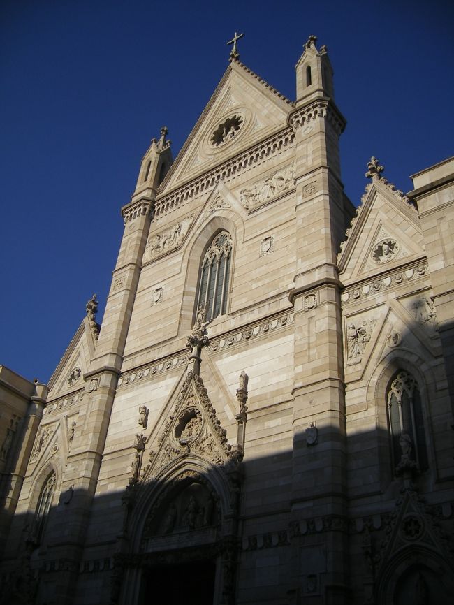 ナポリの大聖堂。もう時間がなく、ナポリで観光したのはここだけでした