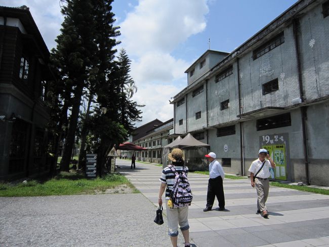 花蓮文化創意産業園区 AZone。<br />お洒落な空間なんですが、なんとなく寂しい感じ…。