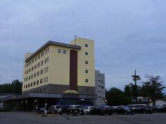 今日の宿は笹井ホテル。十勝川温泉宿泊は2回目。琥珀色の植物性モール温泉が特徴で、肌に優しい成分は美肌の湯と呼ばれている。美肌になる必要はありませんが、満喫したいと思います。