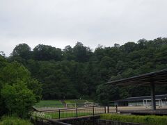 この日はまず初めに越前大野城へ
城を覆う雲海が見れるのは秋に数日という情報を聞いていたが、雲海が出ていそうな天候だったため急遽向かうことに

城に向かう道中は至る所で良い感じの雲が発生していて期待したが、城周辺は雲が広がっていなかった