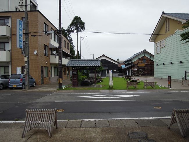 結ステーションの脇に湧水スポット