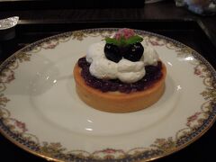 永平寺を出てだいぶ南下し長浜黒壁スクエアへ
まず休憩しに行ったところ、目当てのケーキがなかったが、上品なタルトをいただいた