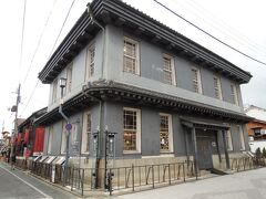 営業中このあたりは人だらけで写真が撮りづらかったので閉館後に撮ったもの