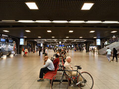 ブリュッセル1日目(全行程6日目)．
50分弱でブリュッセル南駅に到着．