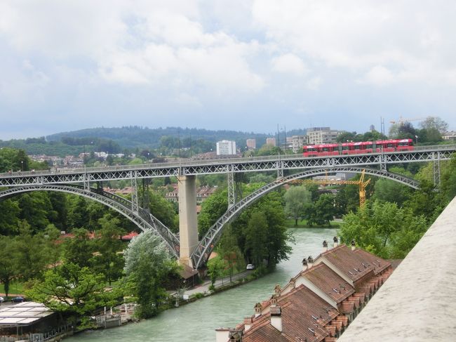 キルヒェンフェルト橋。トラムが渡っています。