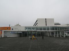 朝の稚内駅

残念ながらこの日は雨