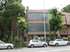 あまりにゆったりした気分になったので
思わず
肝心の朝倉邸を見ないで
帰りたくなっちゃったぐらいです

渋谷からこの代官山までの間に
随分各国の大使館がありました

これは
Tサイトのそばにあった
デンマーク大使館です