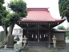 昔の街道筋に建つ庚申塔を由来とする神社