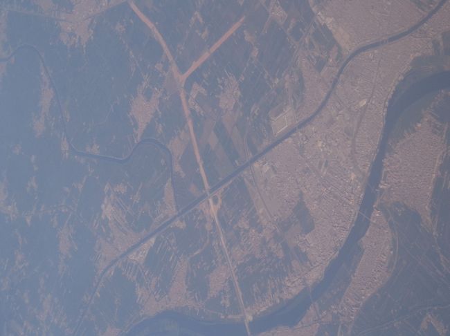 蛇行している川は、もしかしてナイル川？