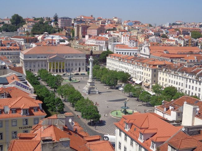 近くにあるのは、ロシオ広場かフィゲイラ広場（またしても適当ですみません）