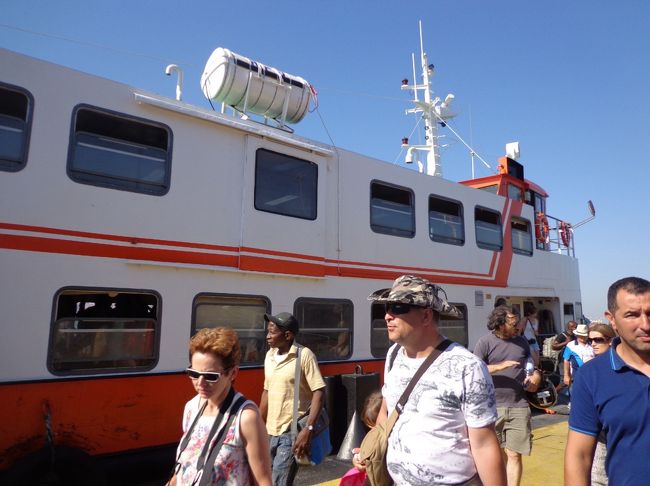 <br />とりあえずフェリーから降りてみます