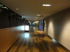 ３階に在ります。

ラウンジオーサカ