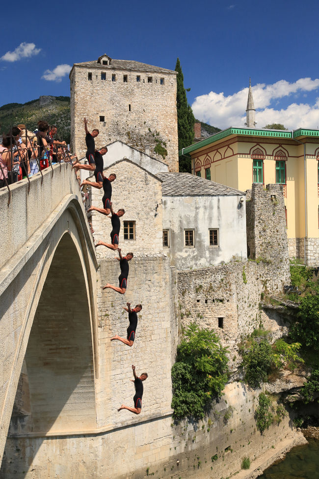 少しだけボスニア・ヘルツェゴビナに立ち寄る。/　モスタルのスタリ・モスト（Stari Most、Mostar、Bosnia and Herzegovina)