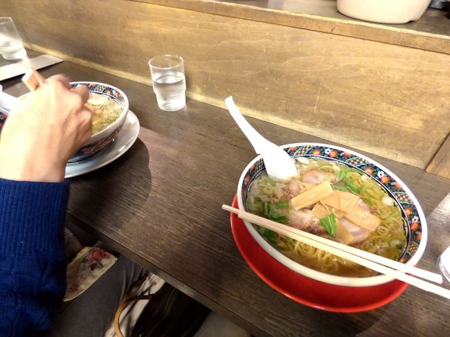 スープは同じで、トッピングの違いだけです